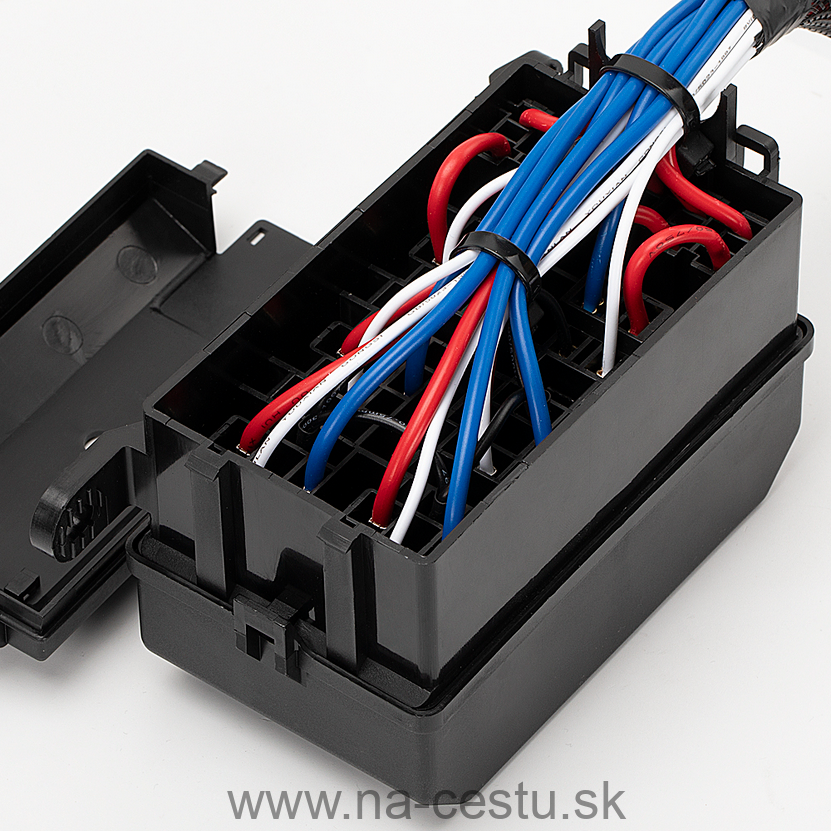 Reléový a poistkový box 6/6, osadený