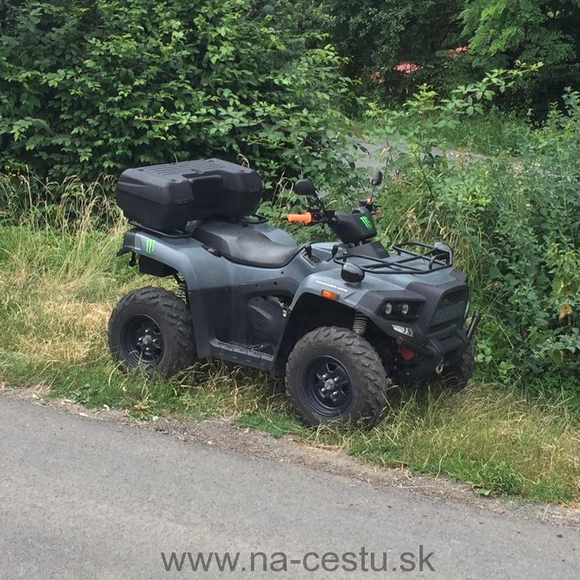Zvukový systém s reproduktormi na motocykel, skúter, ATV s FM, USB, AUX, BLUETOOTH, farba čierna